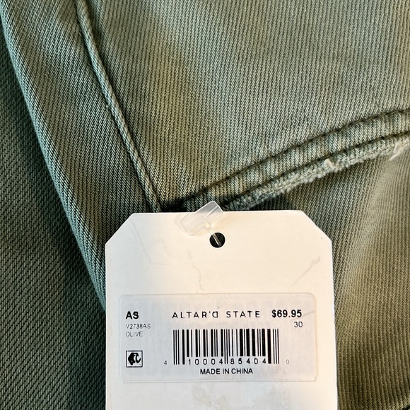 NWT Altar'd State Aubrielle Cropped Olive Green Distressed Jeans Sz 30 - Picture 9 of 9